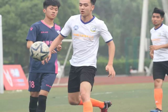 东契奇45+11+13库里空砍26+10 独行侠力克勇士