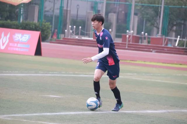 巴萨官方：费兰-托雷斯参加部分合练